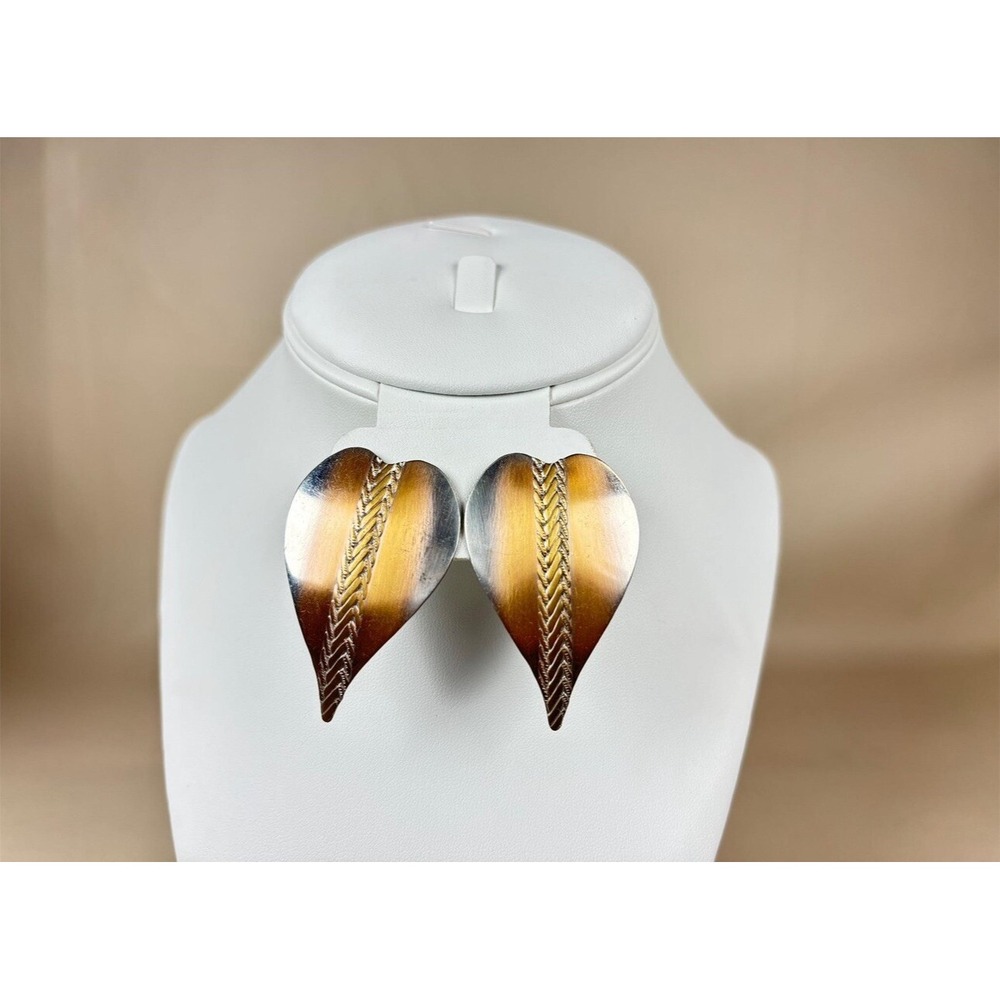 Lot Of 6 Earrings. Straight back Dangling